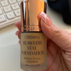 Creations Flawless stay foundation Shade 5
